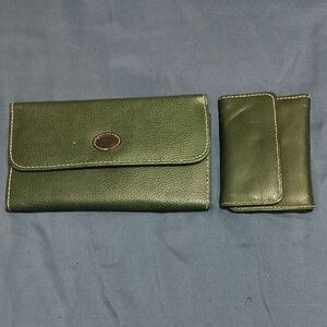 Green Leather Wallet and Card Holder